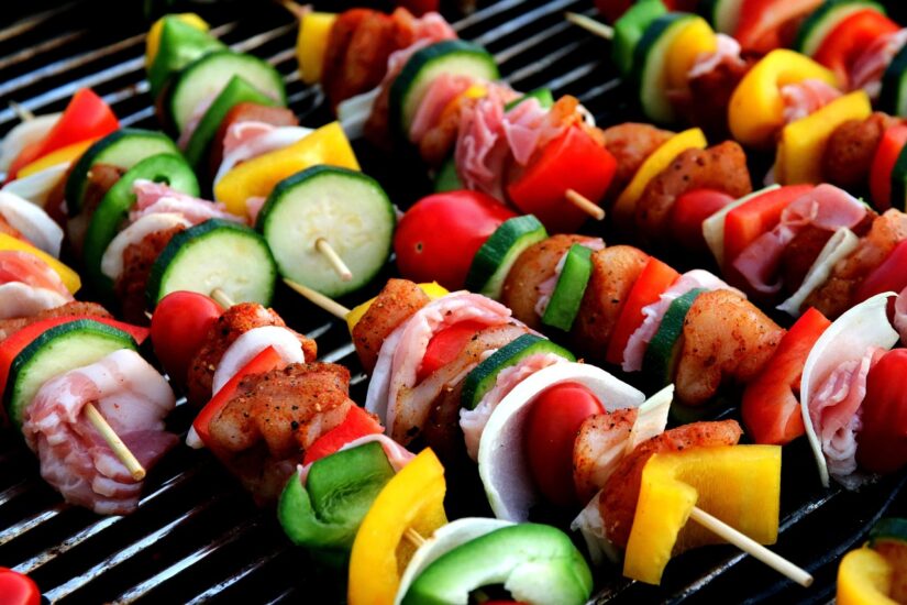 Buiten koken: bouw de perfecte zomerkeuken in je tuin