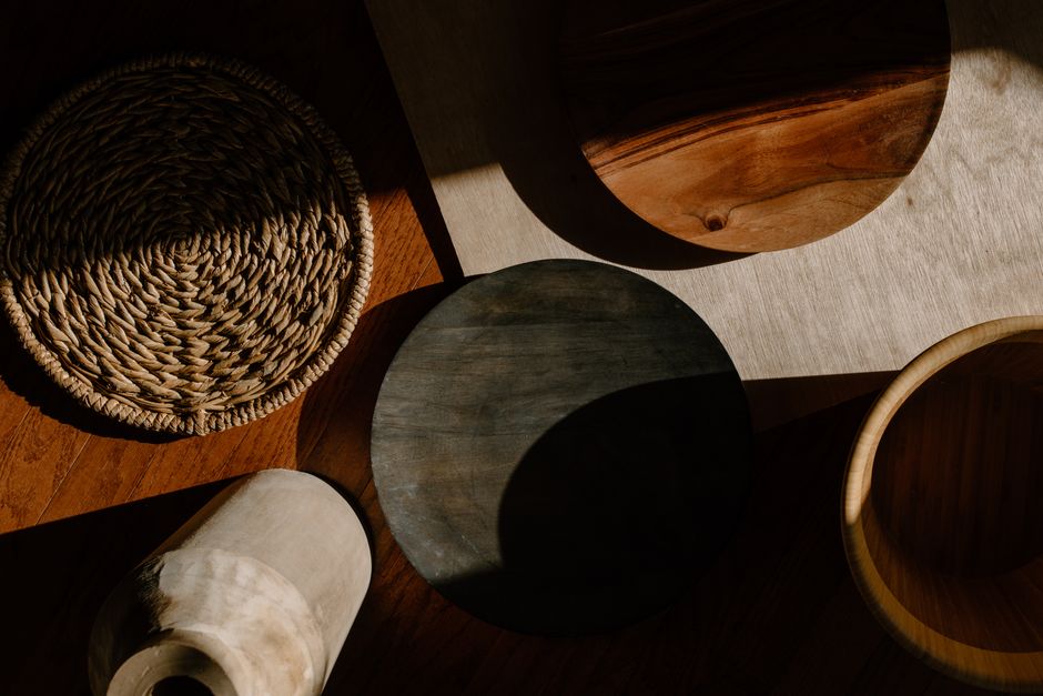 Japandi stijl in keuken met serene kleurenschema. Japandi stijl in keuken met serene kleurenschema.