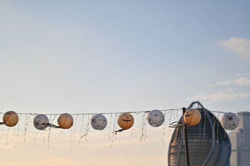 Zomeravond magie: verlicht je tuin met solar lantaarns