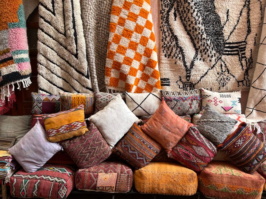 Hangstoel van macramé met Marokkaanse accenten Hangstoel van macramé met Marokkaanse accenten