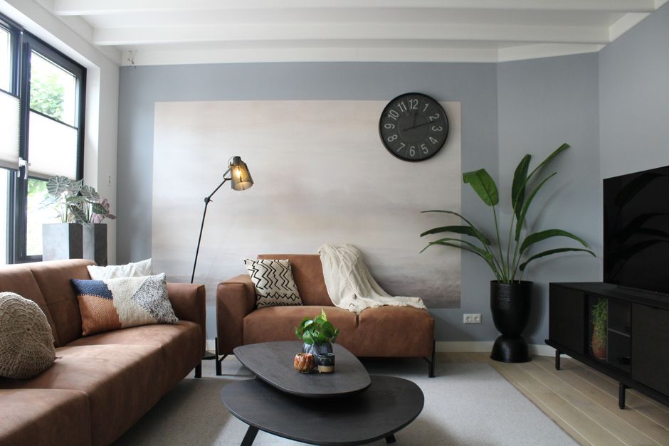 Natuurbehang woonkamer met rustgevend boslandschap. Natuurbehang woonkamer met rustgevend boslandschap.